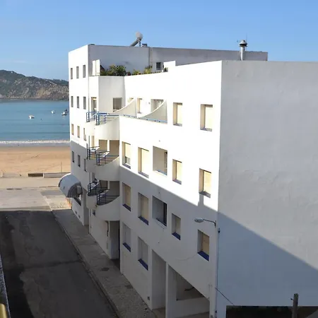 Eric- No Centro Da * São Martinho do Porto