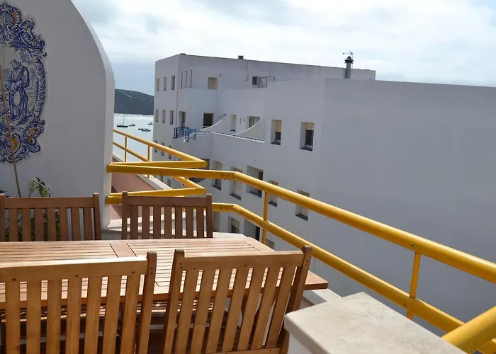 Eric- No Centro Da * São Martinho do Porto